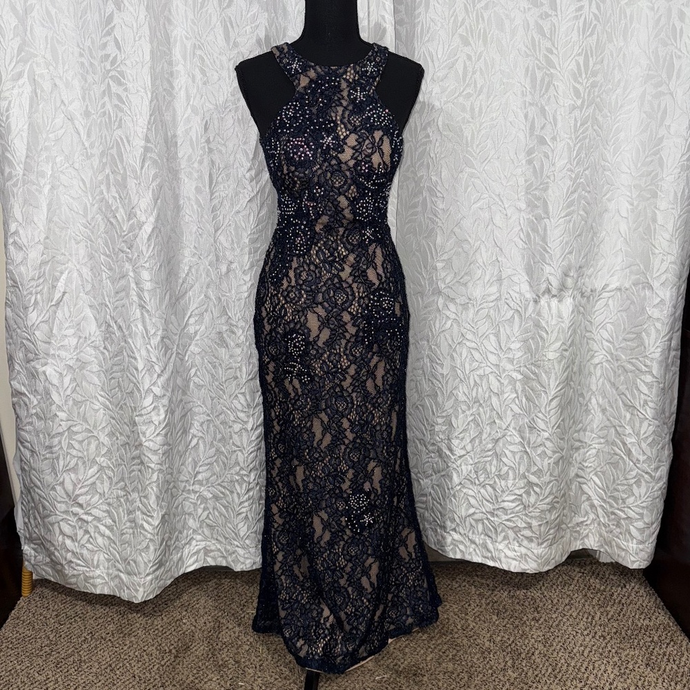 Navy blue and nude lace open back CACHET size 2 formal prom bridesmaid dress